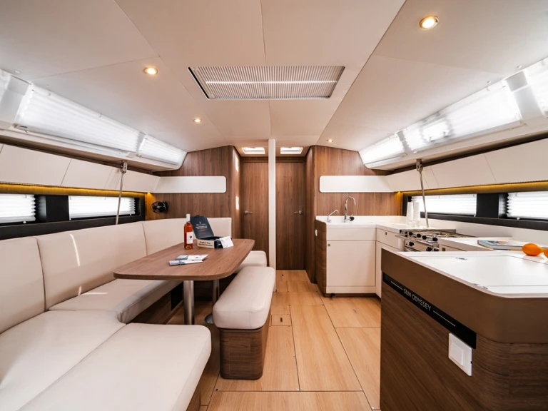 Alquiler de Jeanneau Sun Odyssey 455 en Piso Livadi