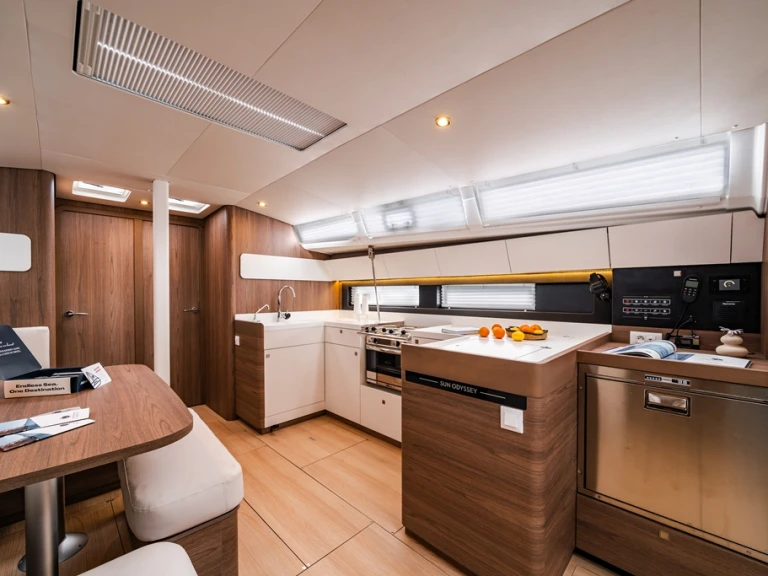 Alquiler de barcos Piso Livadi barato de Sun Odyssey 455
