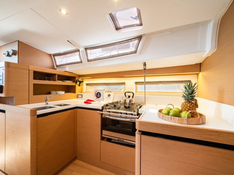 Alquiler de Jeanneau Sun Odyssey 490 en Lávrio