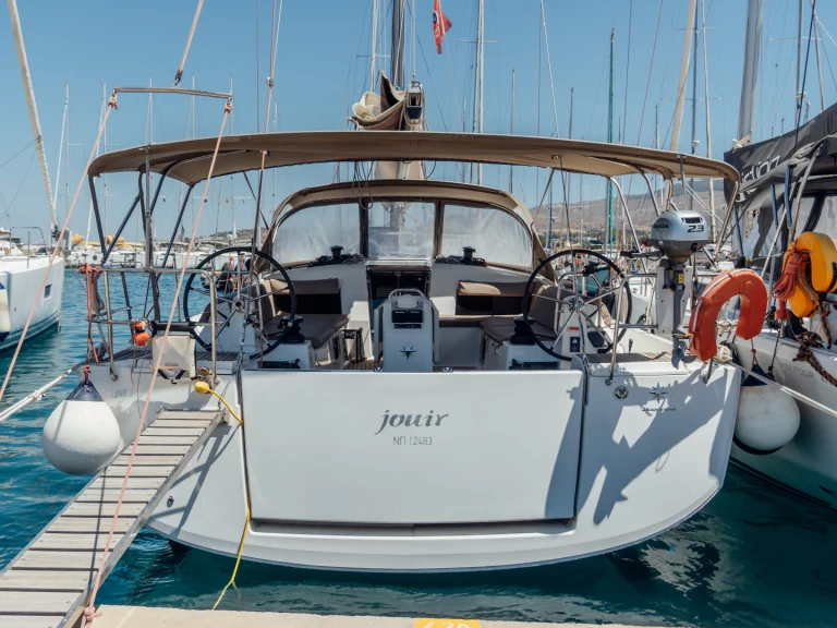 Alquiler de Jeanneau Sun Odyssey 490 en Néa Péramos