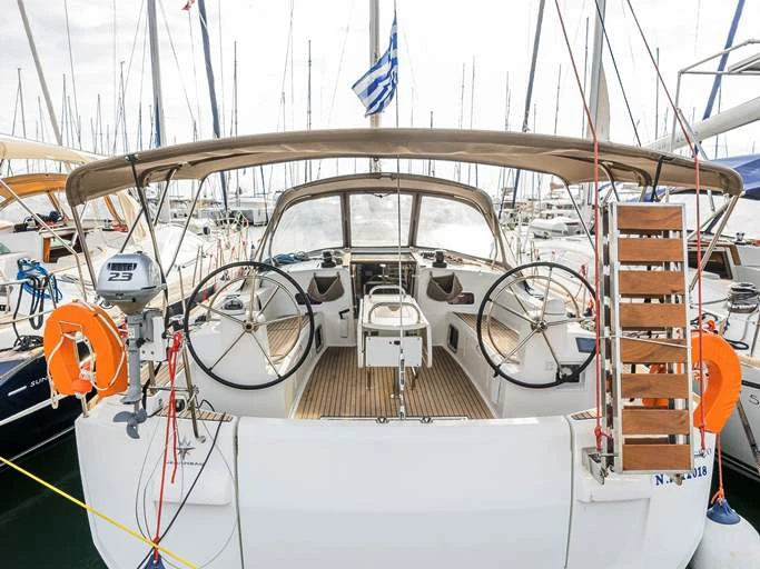 Alquiler de Velero, con o sin patrón Jeanneau Neo Klima