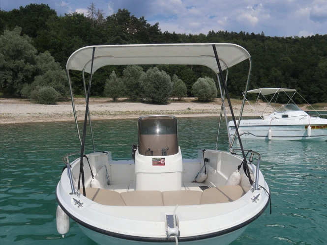 Alquiler de embarcaciones Karnic 480 enMaisod en Samboat