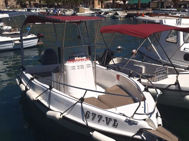 Alquiler de barcos Vela Luka barato de bluemax 550