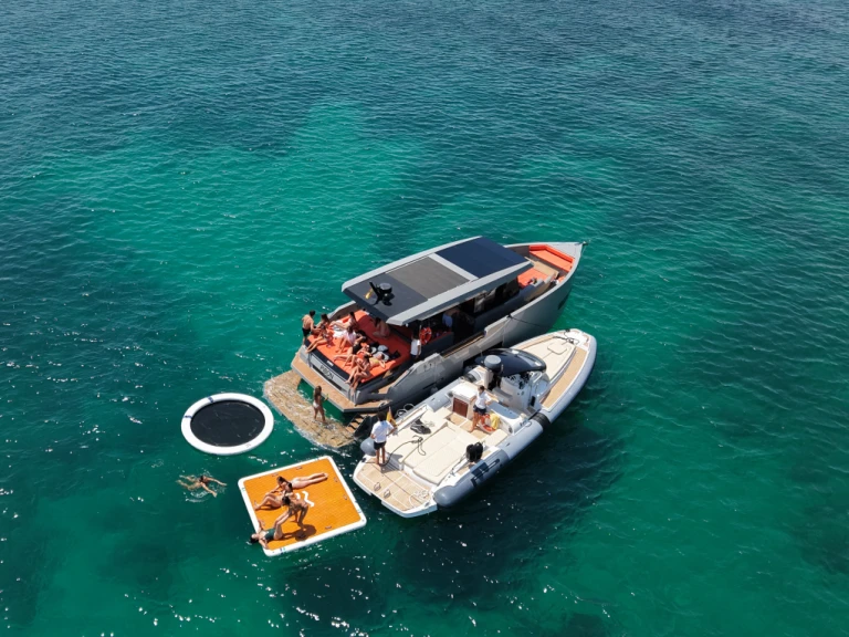 Pirelli PZero 1100 Cabin de alquiler a Puerto De Barbate