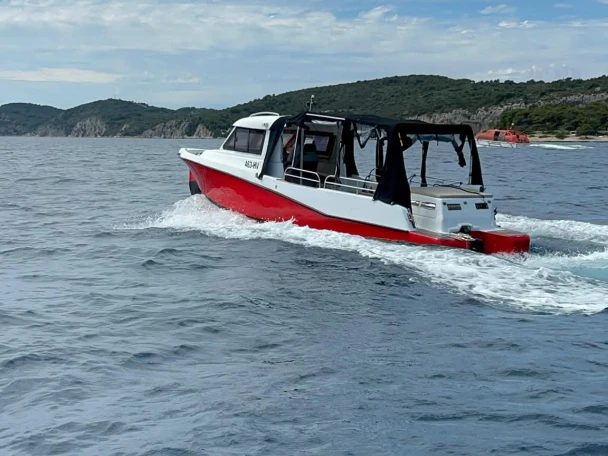 Sea Thunder 9 Bakan de alquiler a Hvar