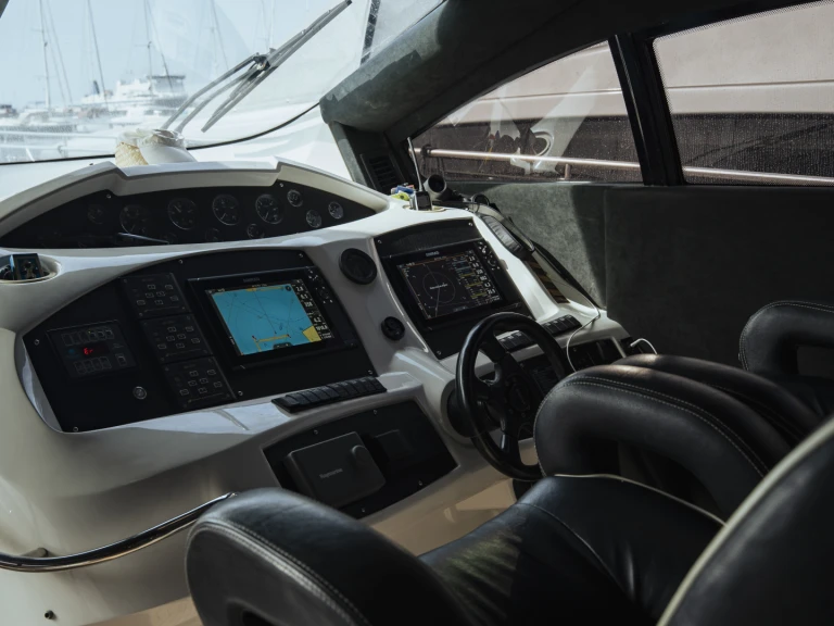 Sunseeker Predator 75 de alquiler a Palma de Mallorca