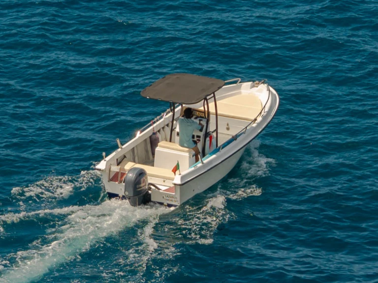 Alquiler de Meta Boats 650 Open en Porto do Funchal