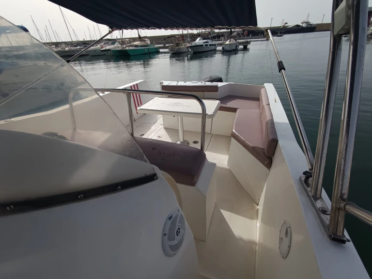 Alquiler de embarcaciones Shiren Shiren 27 CC enGarrucha en Samboat
