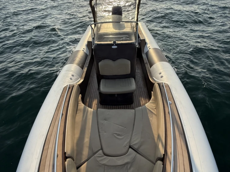 Alquiler Neumática Wimbi Boats con o sin  título de navegación