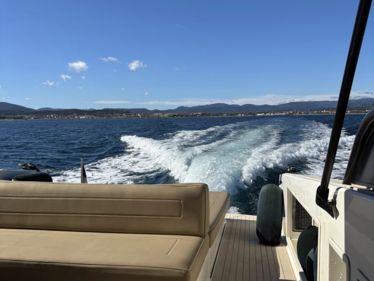 Alquiler de embarcaciones VanDutch VanDutch 40 enSaint-Tropez en Samboat