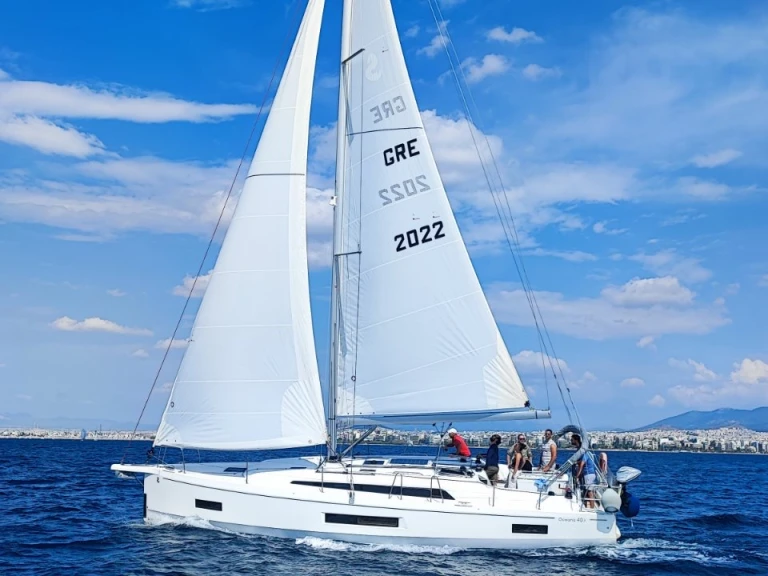 Alquiler de embarcaciones Bénéteau Oceanis 40.1 enAtenas en Samboat