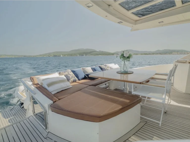 Alquiler de Yate de lujo, con o sin patrón Absolute Golfe de Saint-Tropez