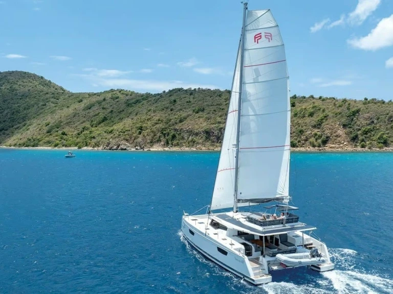Alquiler de Catamarán, con o sin patrón Fountaine Pajot Calliaqua Bay
