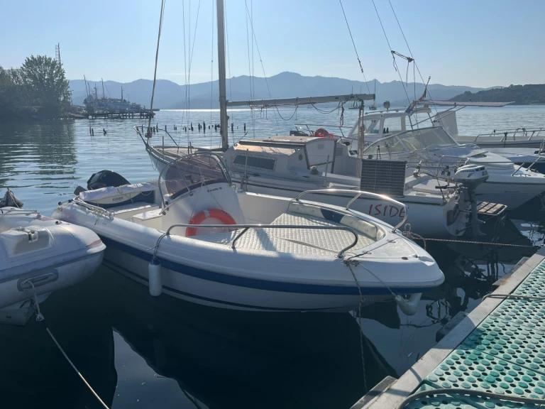 Alquiler de embarcaciones Ranieri Soverato 565 enPortoferraio en Samboat