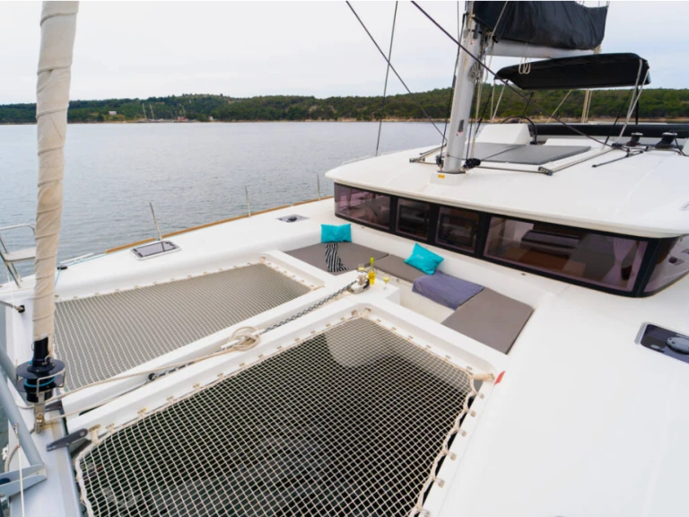 Alquiler de Catamarán, con o sin patrón Lagoon Rogoznica