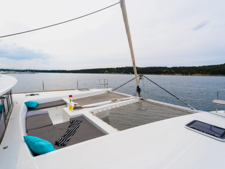 Alquiler Catamarán Lagoon con o sin  título de navegación