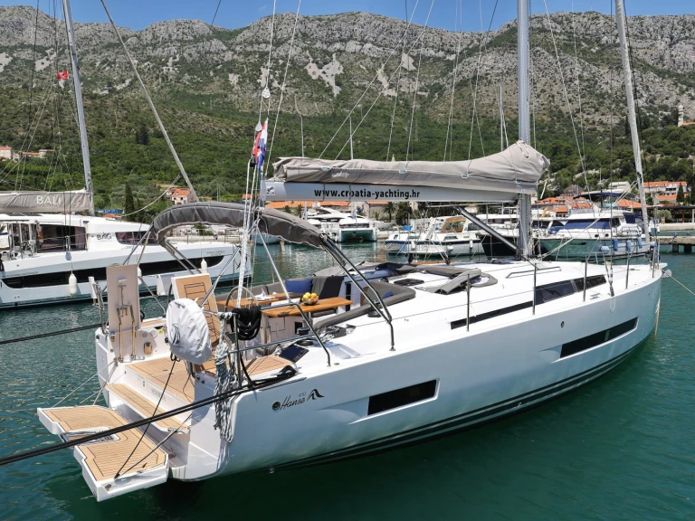 Hanse Hanse 410 de alquiler a Komolac