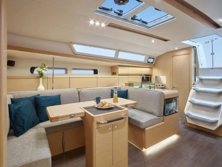 Alquiler de embarcaciones Jeanneau Sun Odyssey 449 enGouviá en Samboat