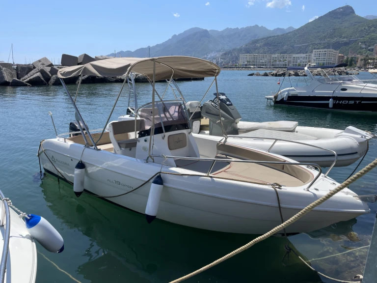 Lancha para alquilar Porto di Salerno al mejor precio