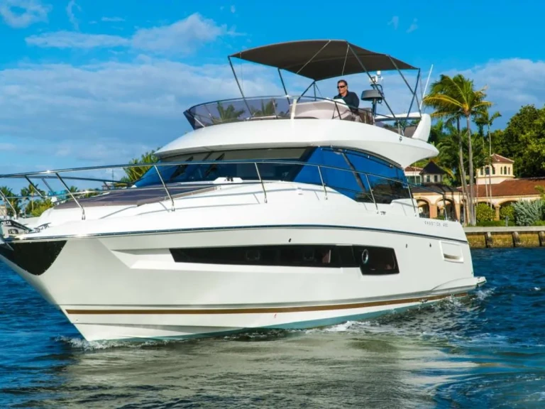 Alquiler de Sunseeker Manhattan 56 en Zanzíbar