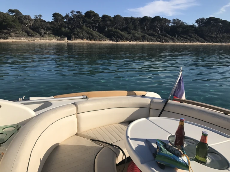 Jeanneau Leader 805 de alquiler a Hyères
