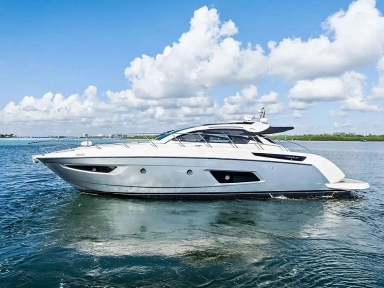 Alquiler de embarcaciones Azimut Atlantis 48 enCity of Cape Town en Samboat