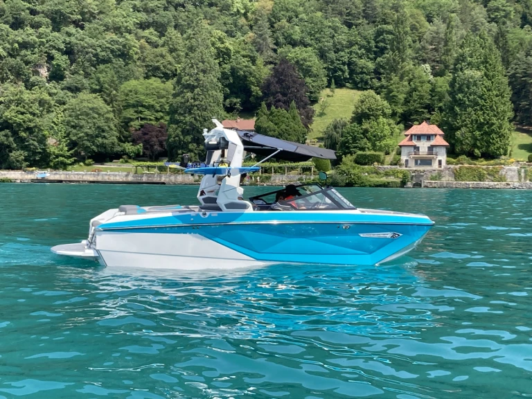 Alquiler Lancha en Annecy - Nautique Correct Craft g21