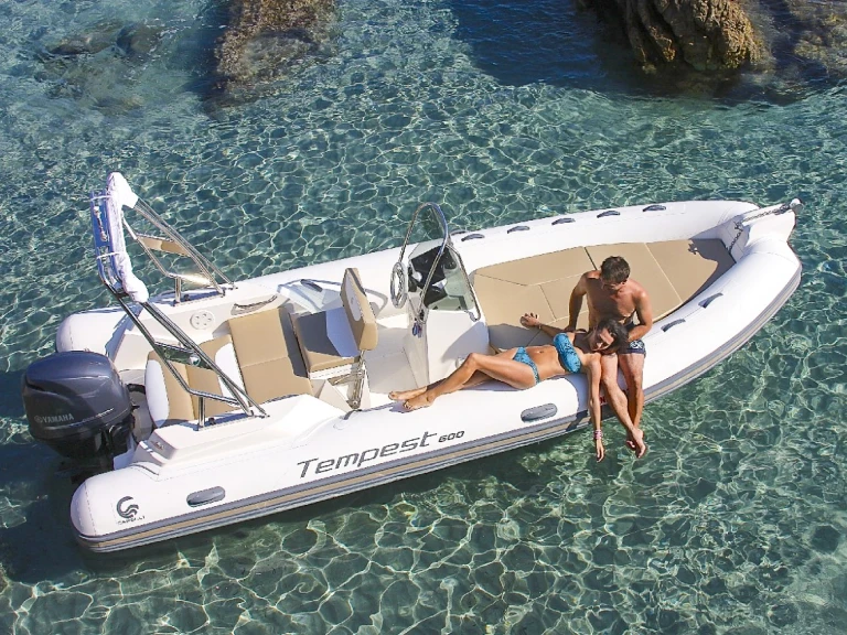 Capelli Tempest 600 de alquiler a Port de Pollença