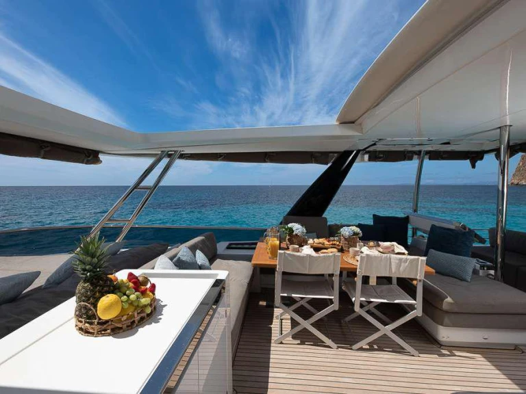Alquiler de barcos Ibiza (Ciudad) barato de Lagoon 630 Motor Yacht