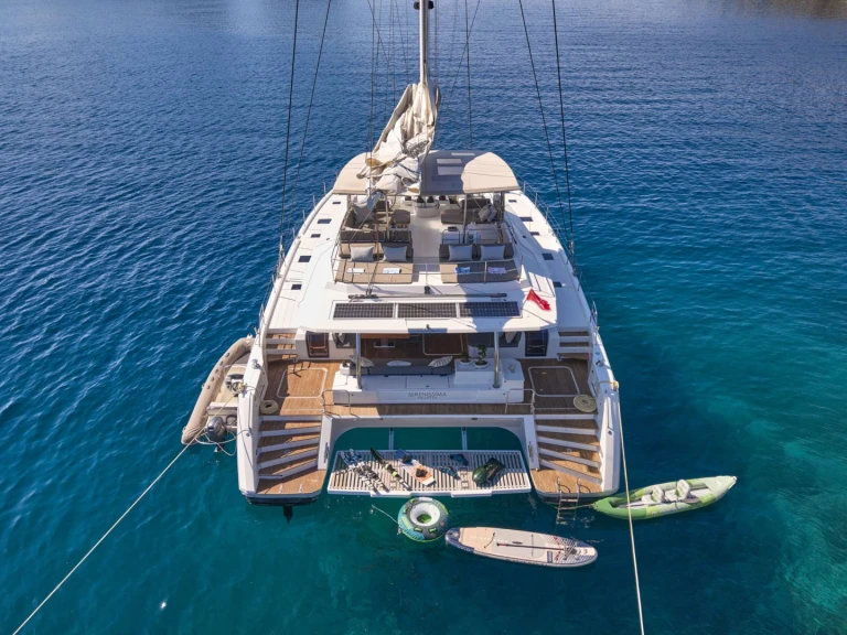 Fountaine Pajot SERENISSIMA de alquiler a Atenas