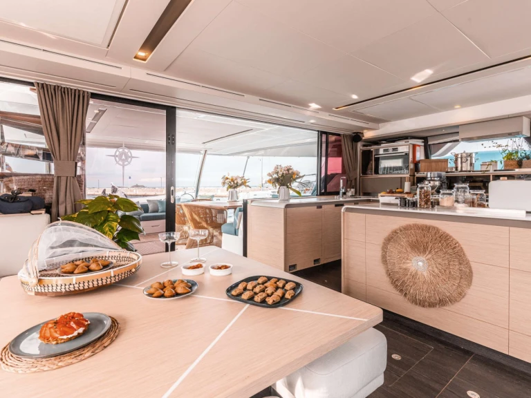 Fountaine Pajot The Blue Dream de alquiler a Nápoles