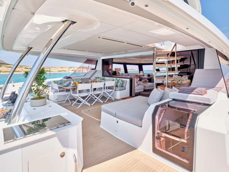 Alquiler Yate de lujo Fountaine Pajot con o sin  título de navegación