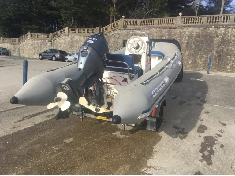 Alquiler de embarcaciones Bombard Explorer 485 FB enBénodet en Samboat