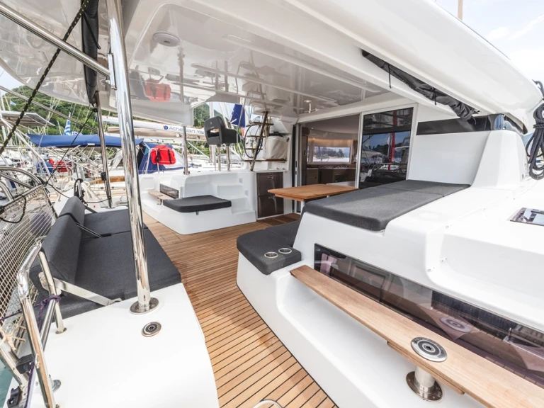 Alquiler Catamarán Lagoon con o sin  título de navegación