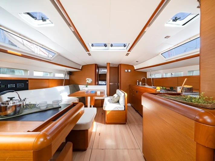 Alquiler de barcos Piso Livadi barato de Sun Odyssey 519