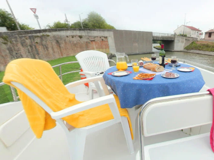 Alquiler de embarcaciones Le Boat Tango enSaint-Gilles du Gard en Samboat