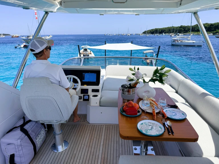 Alquiler de barcos Golfe-Juan barato de Azimut 50 Fly