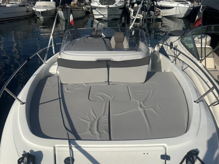 Jeanneau Cap Camarat 7.5 WA de alquiler a Antibes