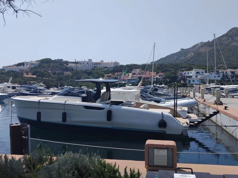 Alquiler de Bellini Yachts Astor 36 en Porto Cervo