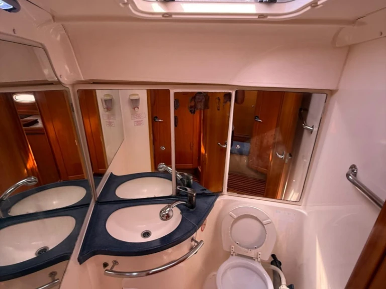 Alquiler Velero en Sámi - Bavaria Bavaria 42 Cruiser