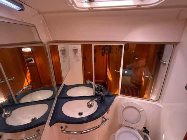 Alquiler de embarcaciones Bavaria Bavaria 42 Cruiser enSámi en Samboat