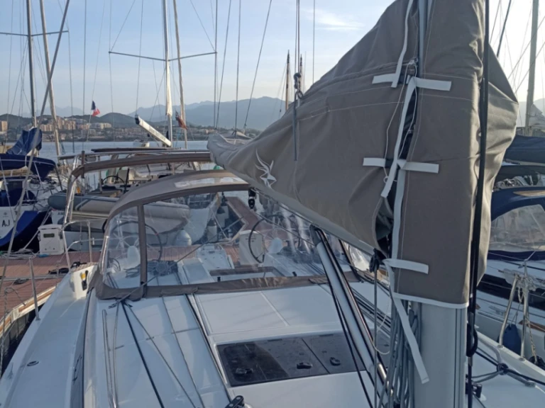 Velero para alquilar Ajaccio al mejor precio