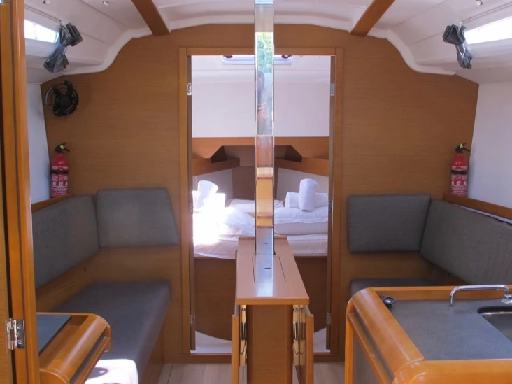 Alquiler de embarcaciones Jeanneau Sun Odyssey 349 enAjaccio en Samboat