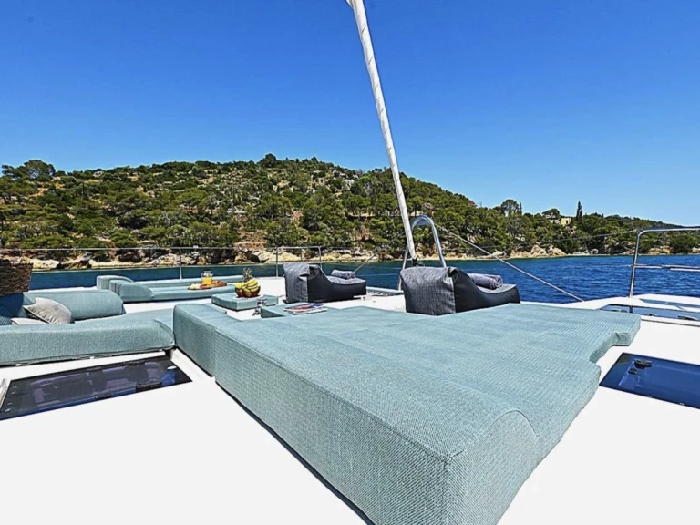 Alquiler de Catamarán, con o sin patrón Lagoon Athens Marina