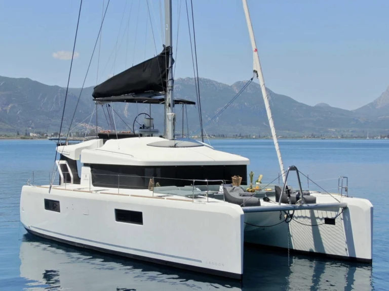 Alquiler Catamarán Lagoon con o sin  título de navegación