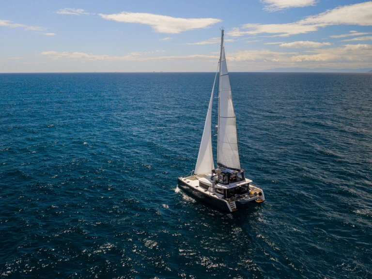 Catamarán para alquilar Athens Marina al mejor precio