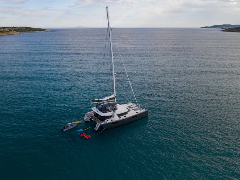 Alquiler de barcos Athens Marina barato de Lagoon 560 S2