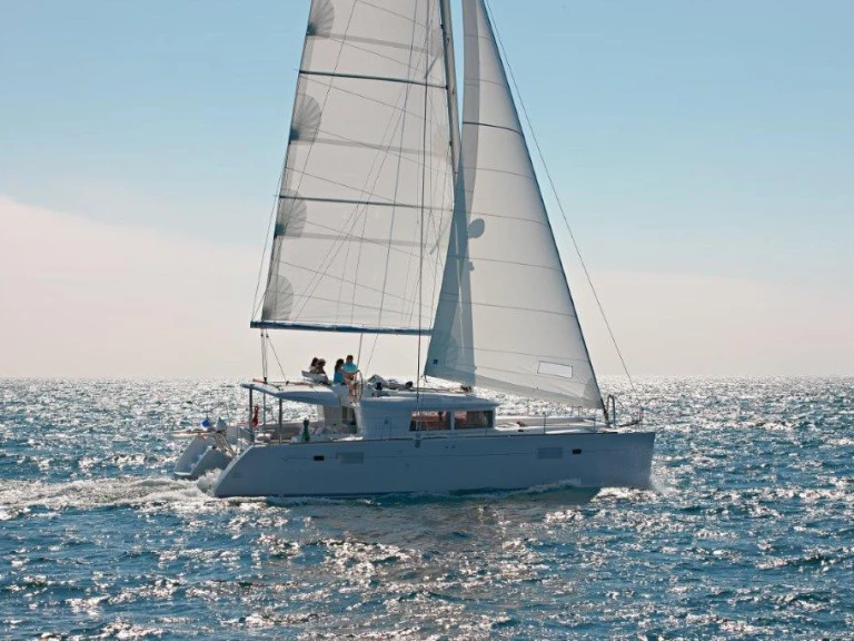 Alquiler de Catamarán, con o sin patrón Lagoon Piso Livadi