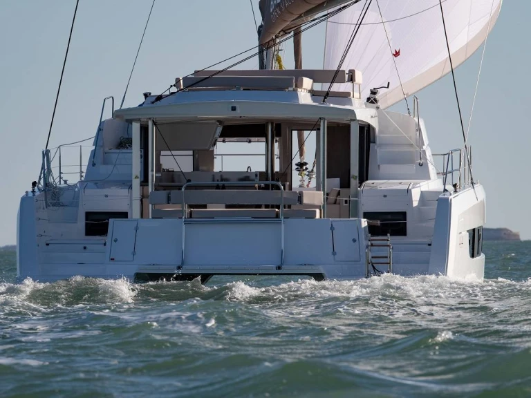 Alquiler Catamarán Bali con o sin  título de navegación
