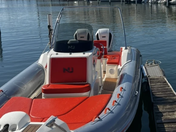 Alquiler de Nuova Jolly Prince 30 en Port-Camargue